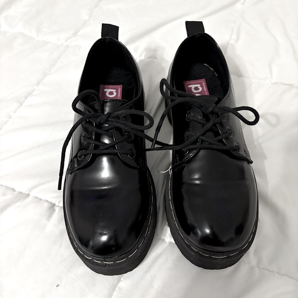 Black Lace-Up Platform Shoe